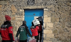 Depremden etkilenen 200 yıllık Süryani kilisesine yardım ulaştırıldı