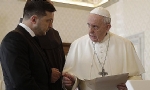 ​Papa Francis’ten din adamı sıkıntısı yaşanan yerlerde evli erkeklerin rahip olabilmesi teklifine re