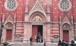 Sent Antuan Kilisesi’nde büyük kriz