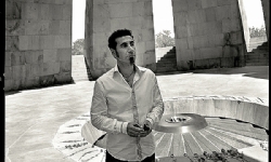 ​Serj Tankian Yeni Zelanda Parlamentosunda Ermeni Soykırımı etkinliğinde konuşma yapacak