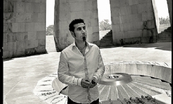 Serj Tankian Yeni Zelanda Parlamentosunda Ermeni Soykırımı etkinliğinde konuşma yapacak