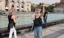 Rus turistler Kadınlar günü için Yerevan’a gelmeyi tercih ediyorlar