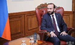 Ermenistan Parlamento Başkanı, Sırbistan Başbakanı ile savunma sanayi alanındaki işbirliğini konuşt