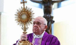 Ֆրանչիսկոս Պապը «Քորոնա» Ժահրէն Աշխարհի Փրկութեան Աղօթք Մատուցեց