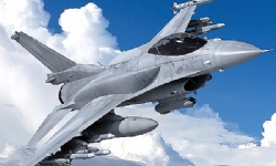 Rus MiG-31’in NATO savaş uçağı ile havada görüşmesinin videosu internette yayınlandı
