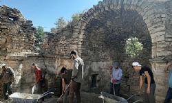 50 yıl cami olarak kullanılan tarihi yapı kiliseye dönüştürülüyor