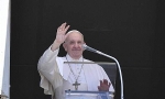 Papa Francis, Ermenistan-Azerbaycan arasındaki çatışmaları endişeyle izlediğini duyurdu