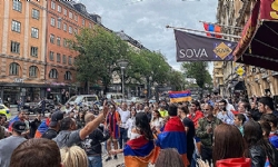 İsveç’teki Ermeniler Ermenistan’a dayanışma için Büyükelçiliğ`in önünde etkinlik düzenledi