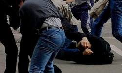 ​Londra`da Azerbaycanlılar barışçıl Ermeni protestoculara saldırdı