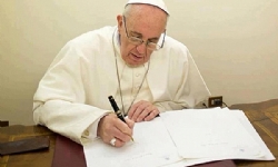 Pope Francis Sends Donation of 250,000 Euros to Church of Lebanon