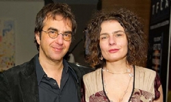 ​Ünlü Ermeni Film yönetmeni Atom Egoyan ile eşi Arsine Khanjian Lübnan Ermenilerine destek kampanyas