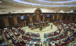 Ermenistan Parlamentosu Azerbaycan’ın başlattığı saldırısını kınayan açıklama kabul etti