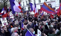 Thousands of Armenians protest in Paris, demanding recognition of Artsakh’s independence