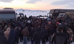 ​Paşinyan Syunik gezisinde protestolarla karşılaştı