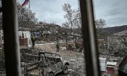 Dağlık Karabağ`da savaş bitti, geride bölünmüş köyler ve evler kaldı