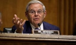 Senatör Bob Menendez, Ermeni Soykırmı`nın tanınması için imza kampanyası başlattı