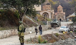 ​Ermeni ziyaretçiler Karabağ’daki Dadivank ve Amaras manastırlarını ziyaret etti