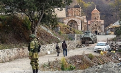 Ermeni ziyaretçiler Karabağ’daki Dadivank ve Amaras manastırlarını ziyaret etti