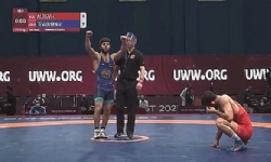 Armenian wrestler beats Azerbaijani rival, clinches gold at European Olympic Qualifier