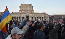 ​Ermenistan’da ‘vatana ihanet’ suçlarını müebbet hapis cezasına kadar ağırlaştıran yasa onaylandı