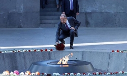 ​Rusya Dışişleri Bakanı, Ermeni Soykırımı Anıt Kompleksi`ni ziyaret etti