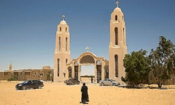 Mısır`da başpiskoposu öldüren rahip idam edildi