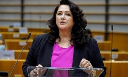 AB Komiseri: Tüm Ermeni esirlerinin iadesi karşılıklı güven açısından çok önemli