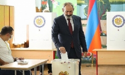 ​Ermenistan`da seçim sonrası Paşinyan zafer ilan etti, Koçaryan sonucu tanımadı