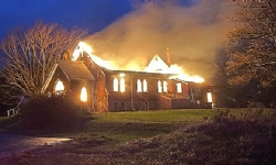​Kanada`da Katolik kiliseleri ateşe veriliyor