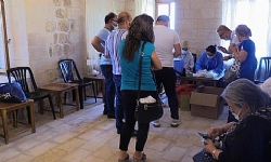 Kilise`de Ayin Sonrası Aşı Yapıldı