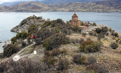 Akdamar Adası`ndaki ayine bu yıl da sınırlı sayıda kişi katılacak