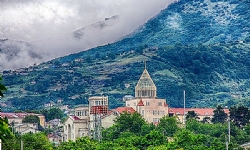 ​Dünyanın dört bir yanındaki Ermeniler, Artsakh Cumhuriyeti`nin bağımsızlığının 30. yıldönümünü kutl