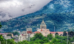 Dünyanın dört bir yanındaki Ermeniler, Artsakh Cumhuriyeti`nin bağımsızlığının 30. yıldönümünü kutl