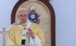 ​Papa Francesco`nun Macaristan ziyaretinin `güneşli` ve `gölgede kalan` yüzü