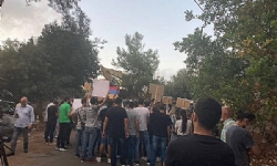 Lübnanlı Ermeni gençlerden Azerbaycan`ın Lübnan Büyükelçiliğinin önünde protesto