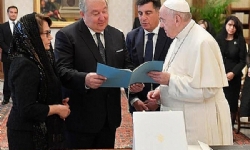 Ermenistan Cumhurbaşkanı Vatikan’da Papa Francis ile bir araya geldi
