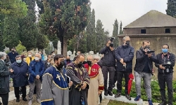 Eski AK Parti Milletvekili Markar Esayan kabri başında anıldı