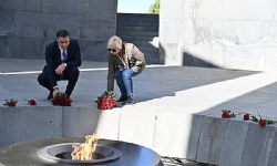 Ermenistan ile Ukrayna Ombudsmanları, Ermeni Soykırımı Anıt Kompleksini ziyaret etti