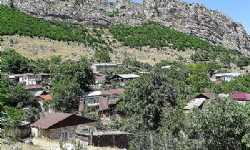 Kiliseler yıkılıyor, camiler yapılıyor
