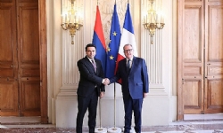 ​Ermenistan ve Fransa Parlamento Başkanları Azerbaycan saldırganlığını ele aldı