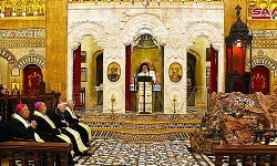 ​Halep’teki Hıristiyan Taifeleri Rum Katolik Katedralinde Barış Ayini Düzenledi