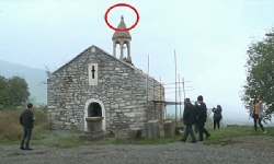 ​Vandalism in Hadrut: Azerbaijanis remove the cross from Armenian Spitak Khach Church