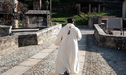 Elmaslar, seks partileri ve şantaj: Don Euro lakaplı eski rahip hapis cezası aldı