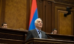 ​Vahagn Khaçaturyan Ermenistan`ın yeni cumhurbaşkanı seçildi