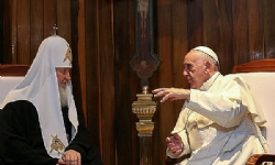 Papa ve Rus Ortodoks Patriği Ukrayna’yı Görüştü