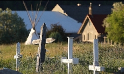 ​Kanada’da bir yatılı kilise okulunun bulunduğu bölgede 14 kayıt dışı mezar bulundu