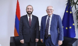 Ararat Mirzoyan, Borrell’e Ermenistan`ın bölgesel barış konusundaki tutumunu sundu