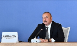 Azerbaycan Cumhurbaşkanı Aliyev, Karabağ için statü talep eden Ermenistan`ı uyardı