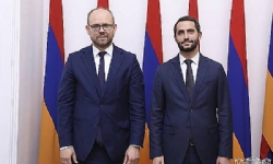 Rubinyan, Polonya Dışişleri Bakanı ile Ermenistan-Türkiye normalleşmesini görüştü