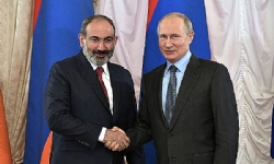 ​Paşinyan ile Putin Karabağ`ı görüştü